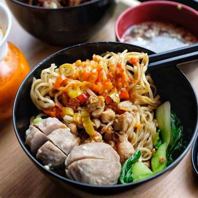 Mie Ayam & Bakso Abaeh: Kebanggaan Kuliner Cilacap yang Menggigit